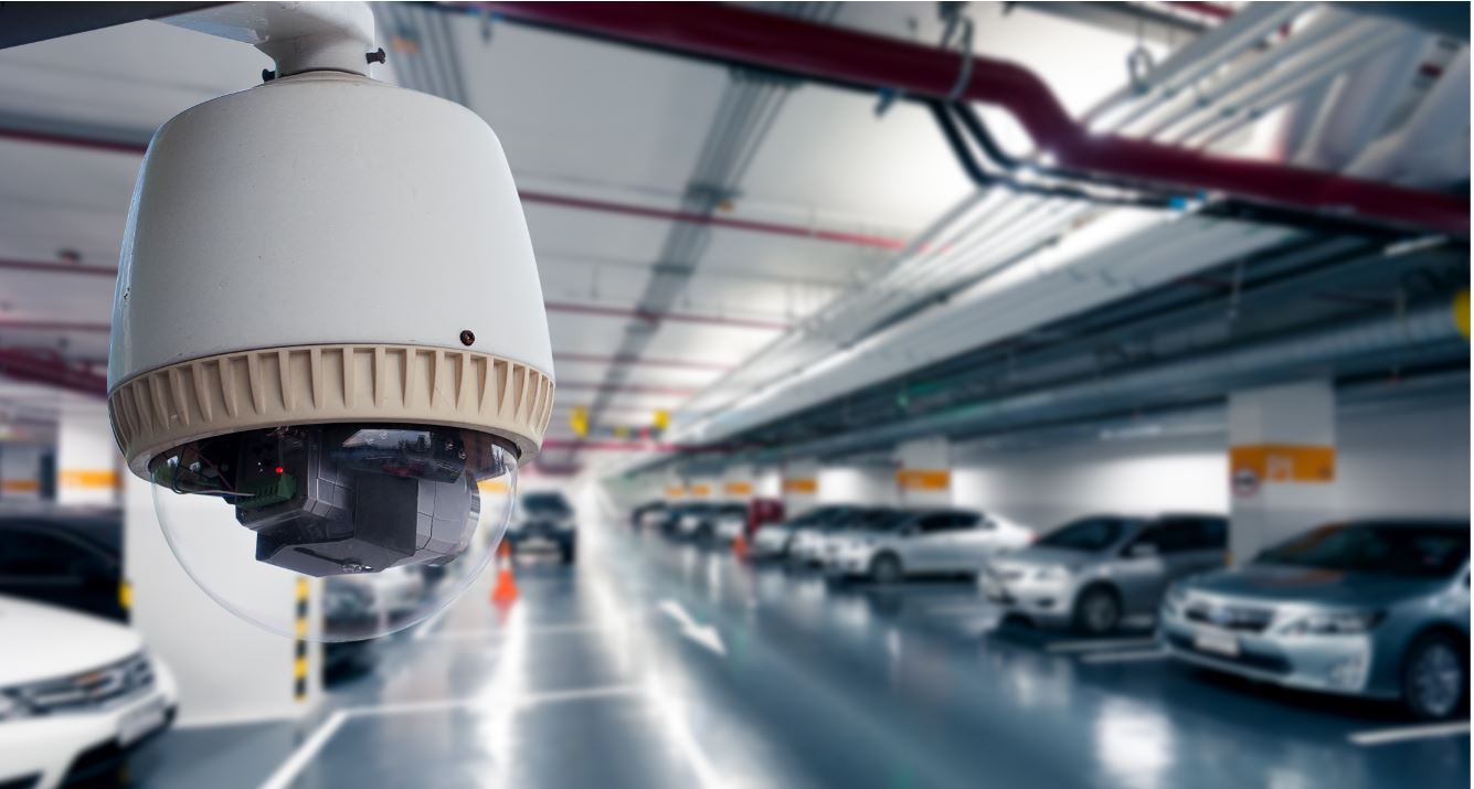 Sfeerbeeld van camerabewaking in een zakelijke of industriële omgeving