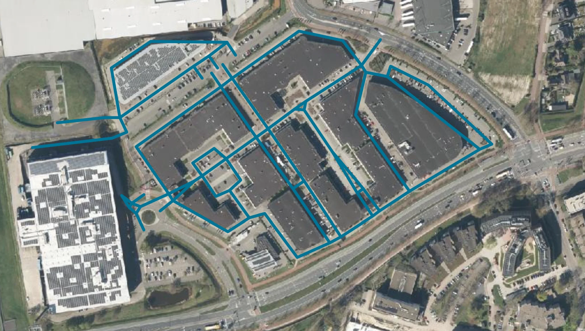 Luchtfoto Woonboulevard Breda met blauwe aanduidingen